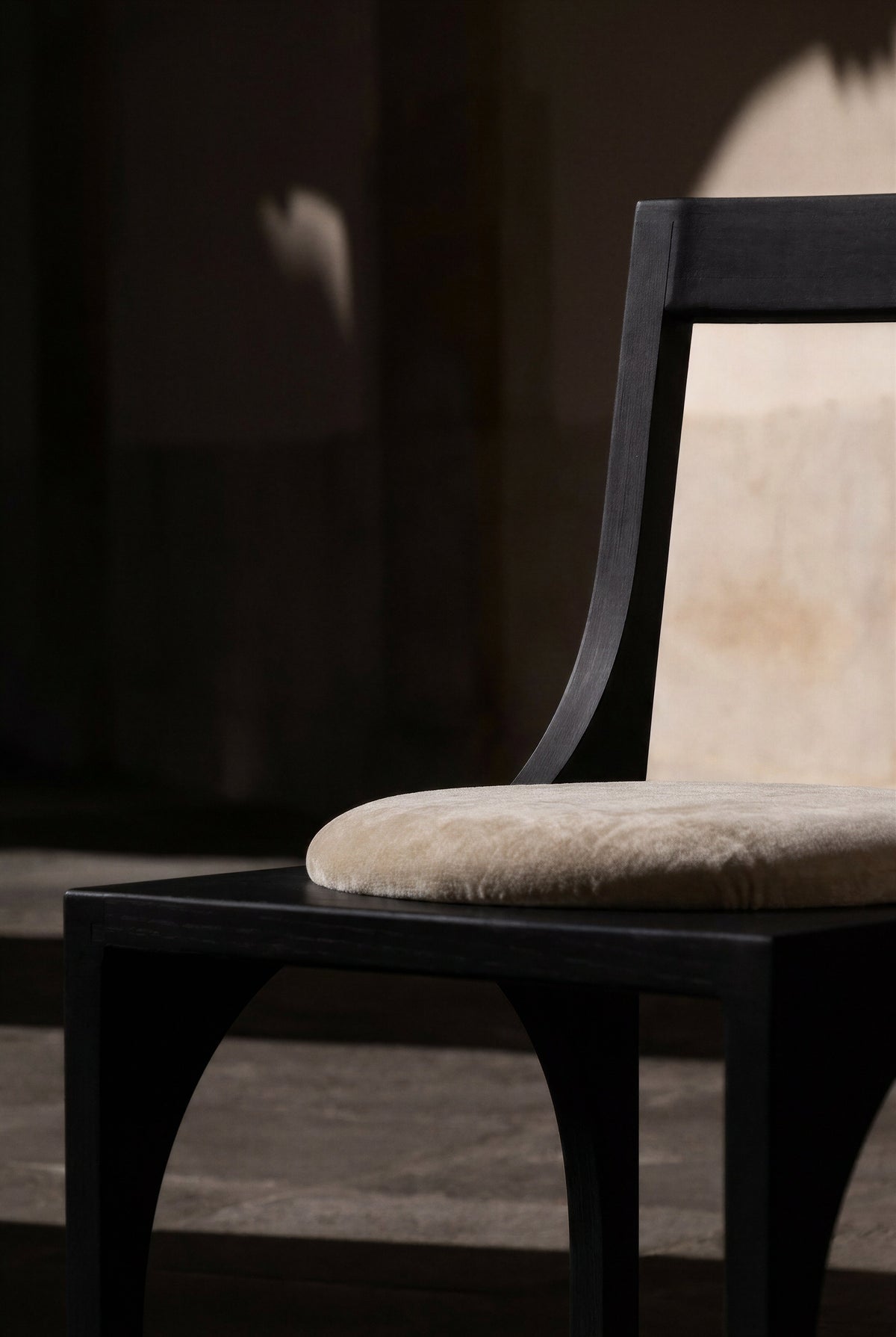 Chaise Calyx