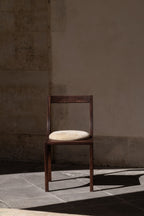 Chaise Calyx
