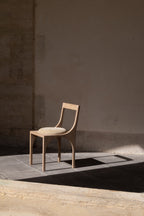Chaise Calyx