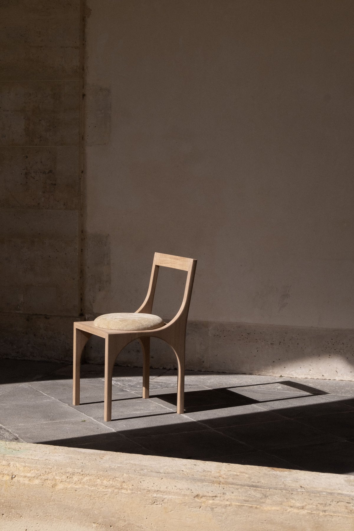 Chaise Calyx