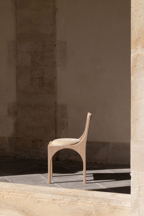 Chaise Calyx