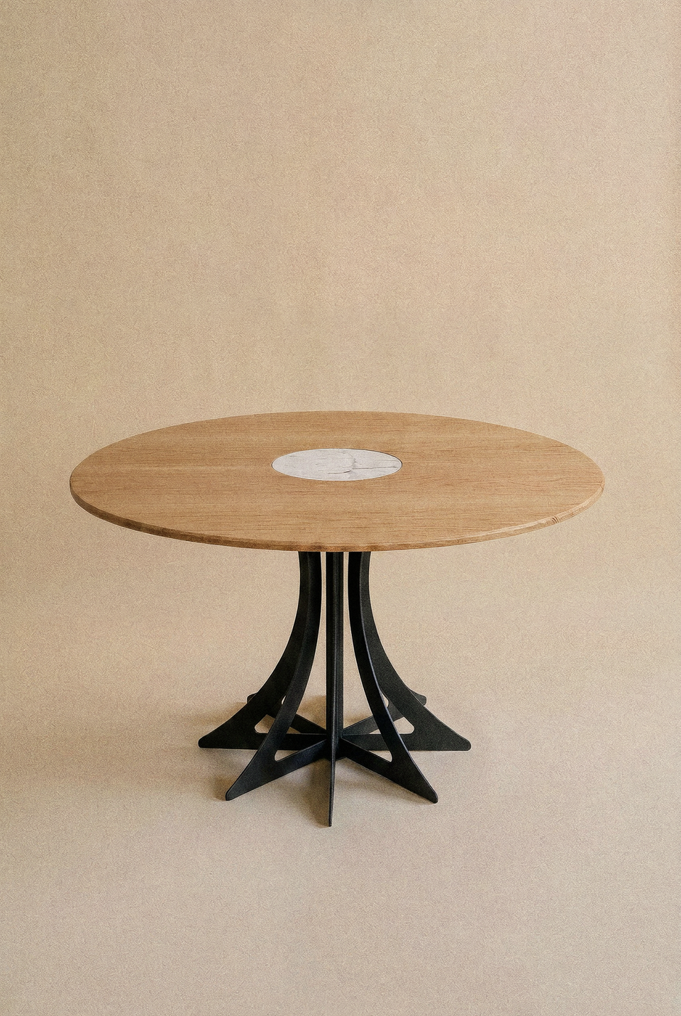 Table Fibonacci - Acier noir et bois massif insert marbre Arabescato ‚Äî Chêne naturel